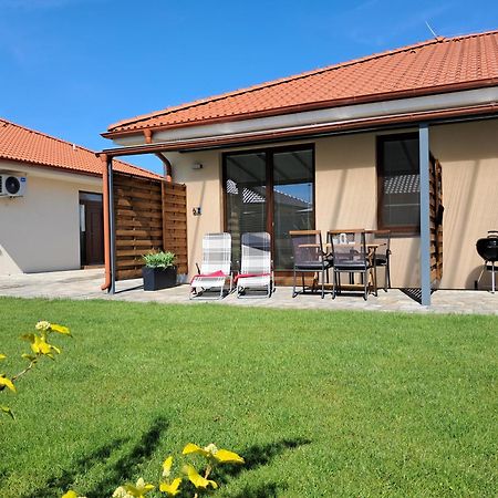 Apartmany Rubin Nesvady Esterno foto