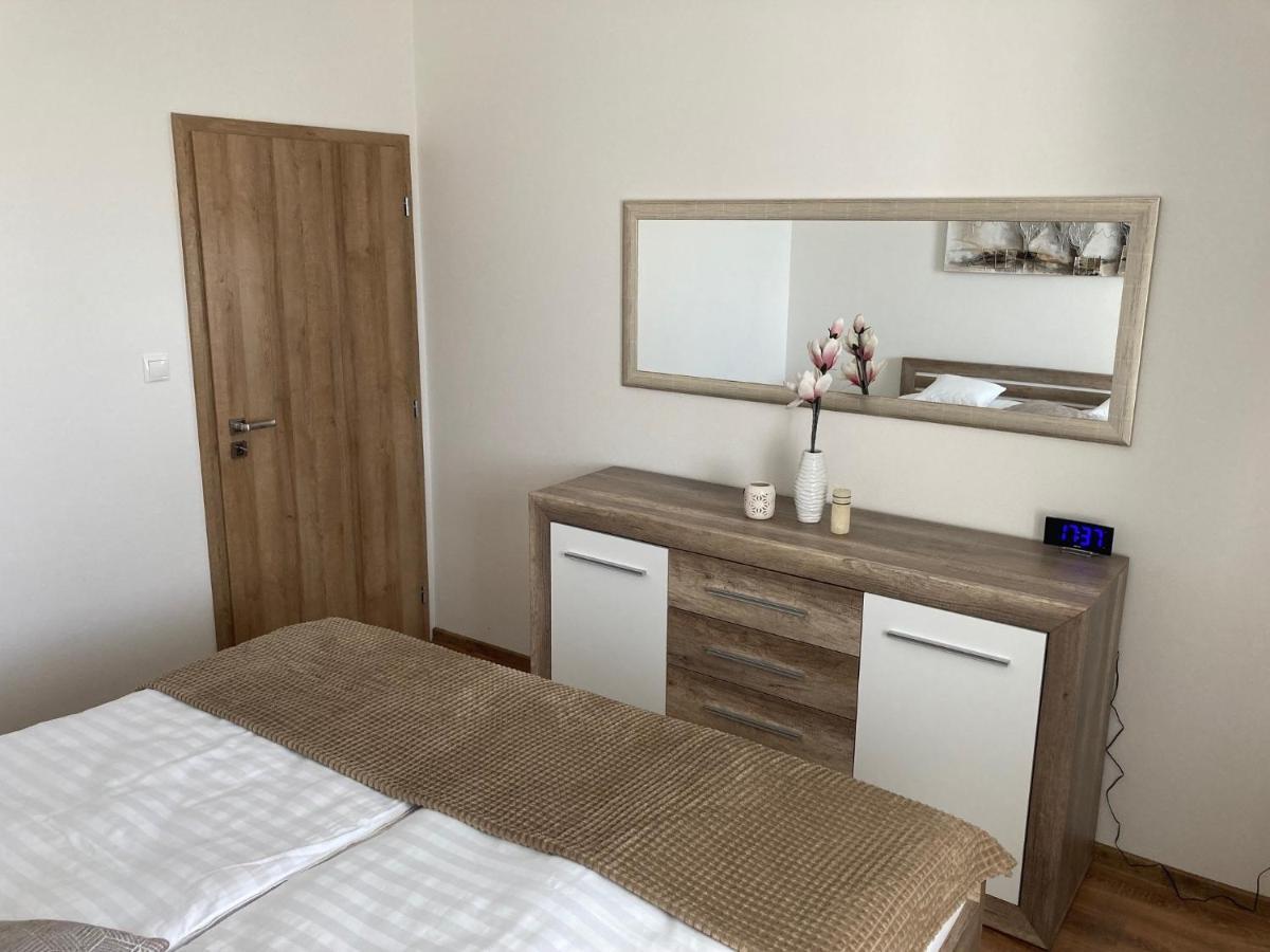 Apartmany Rubin Nesvady Esterno foto