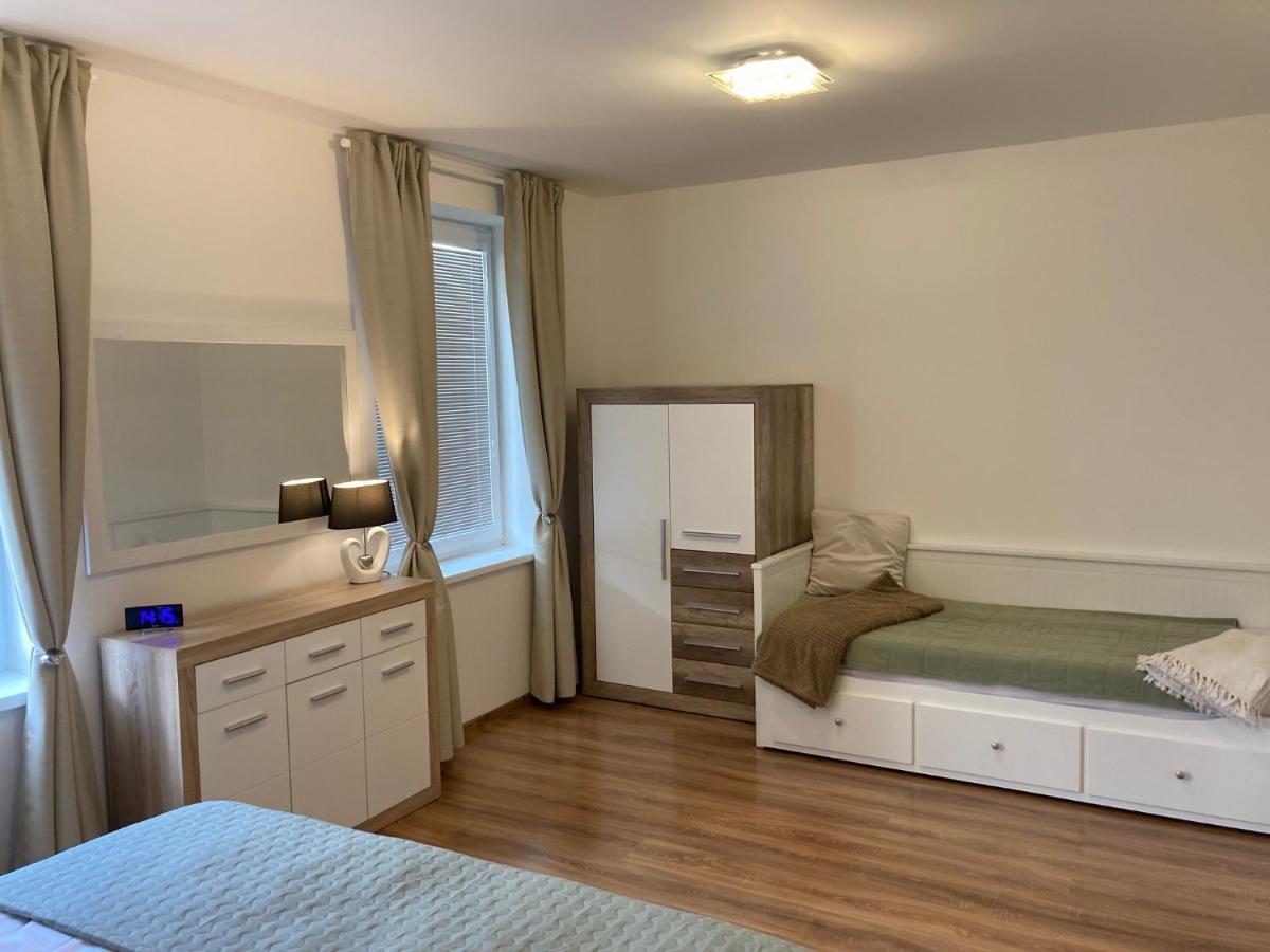 Apartmany Rubin Nesvady Esterno foto