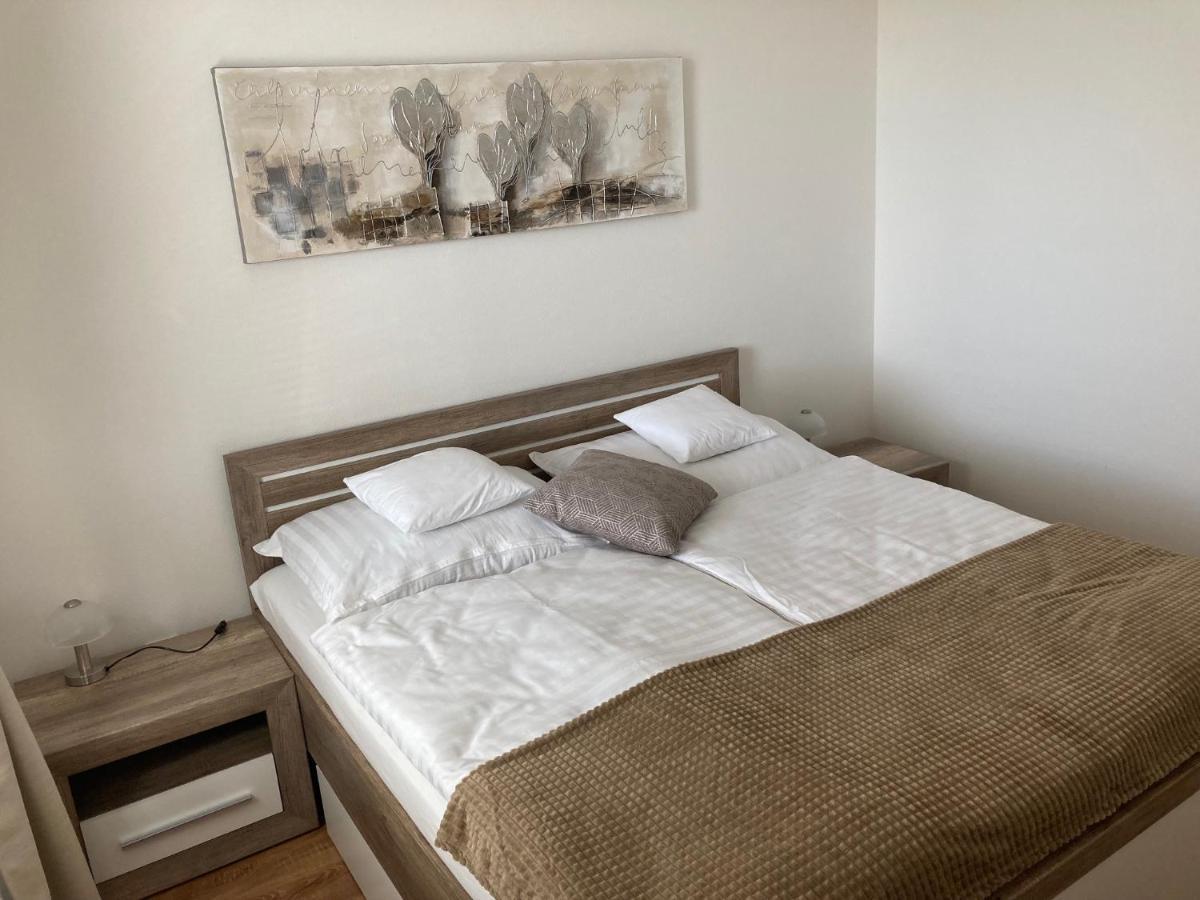 Apartmany Rubin Nesvady Esterno foto