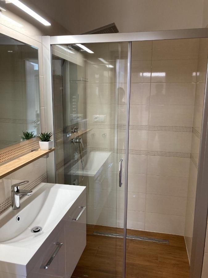 Apartmany Rubin Nesvady Esterno foto