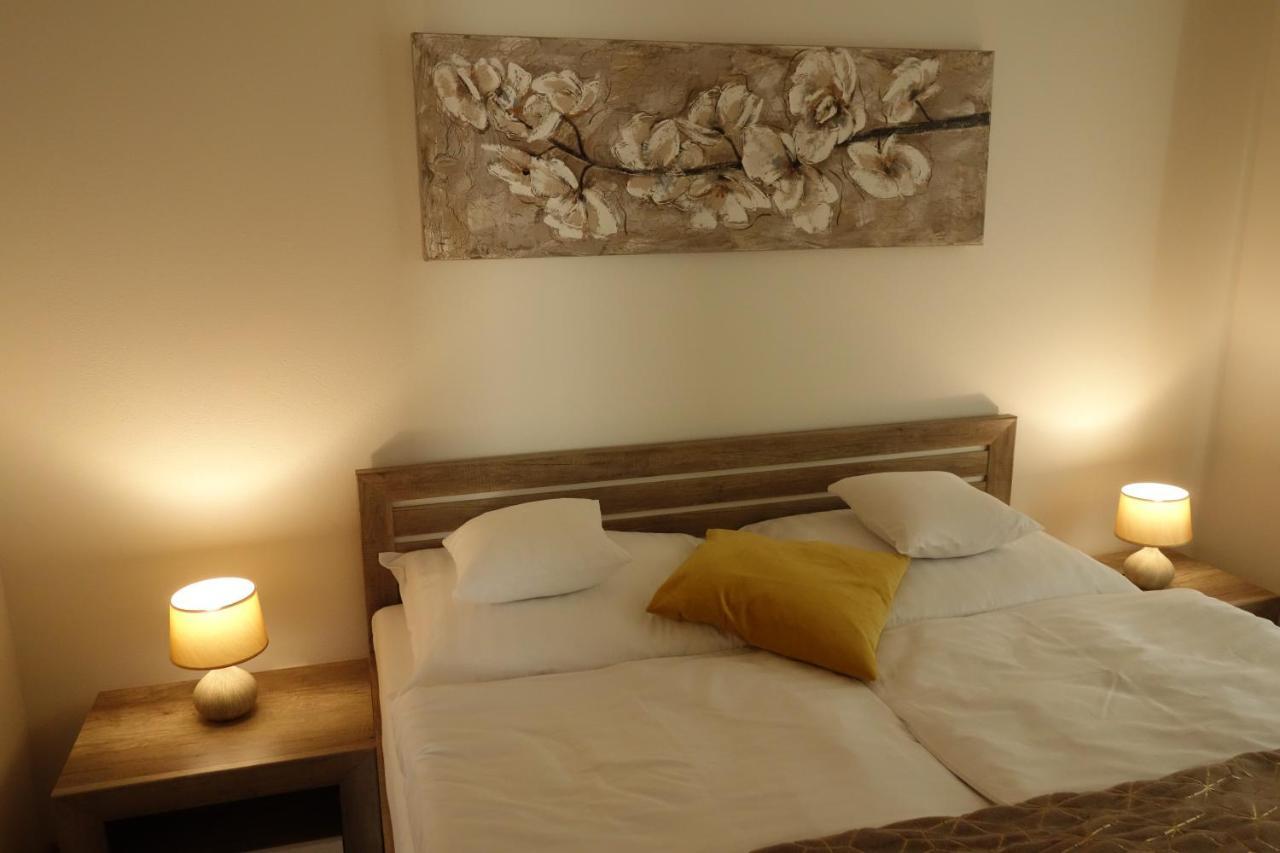 Apartmany Rubin Nesvady Esterno foto