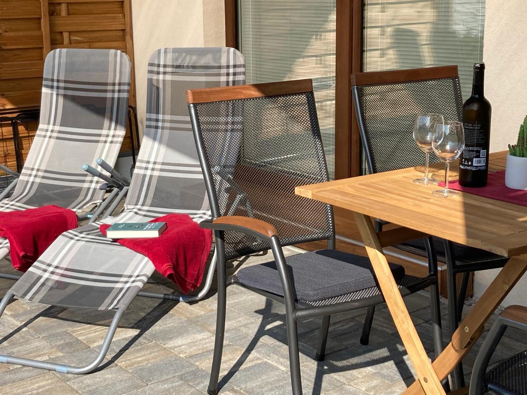 Apartmany Rubin Nesvady Esterno foto