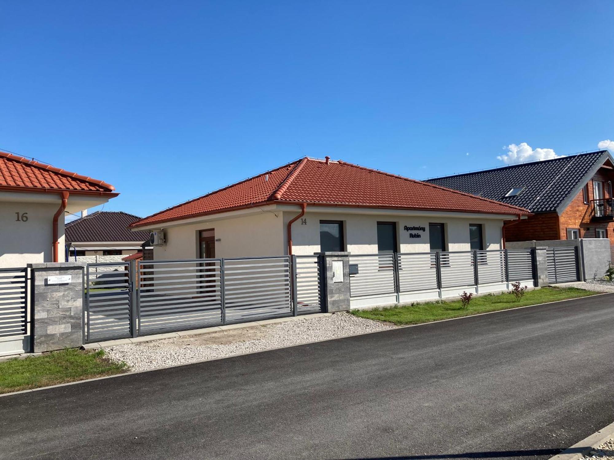 Apartmany Rubin Nesvady Esterno foto