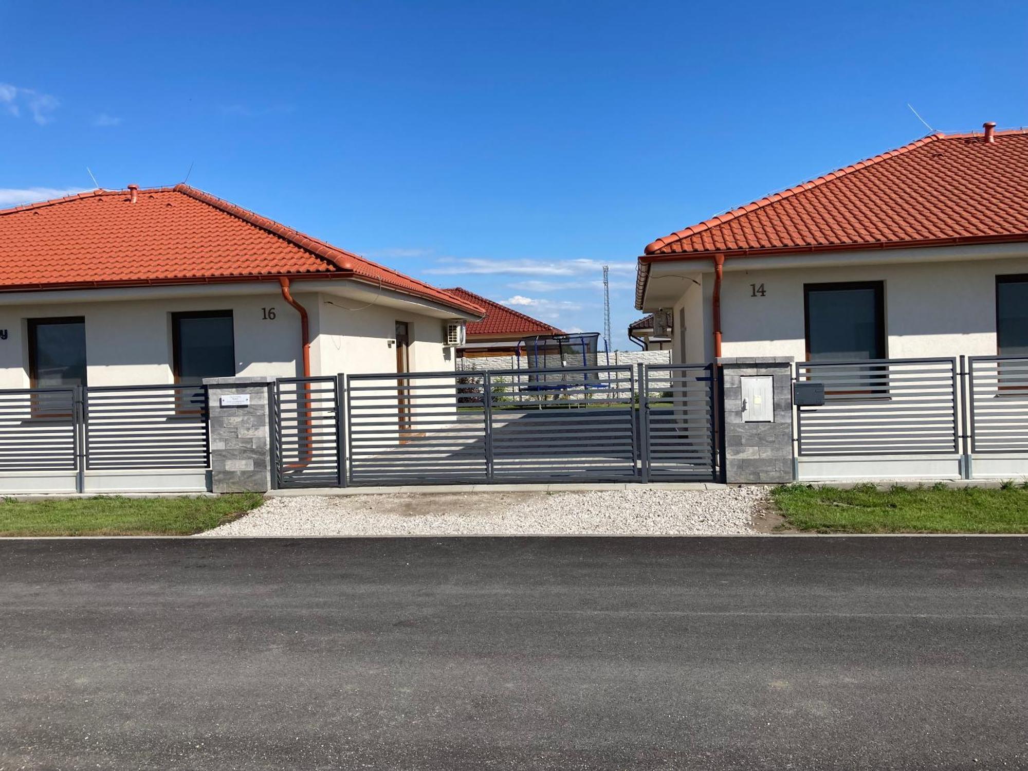 Apartmany Rubin Nesvady Esterno foto