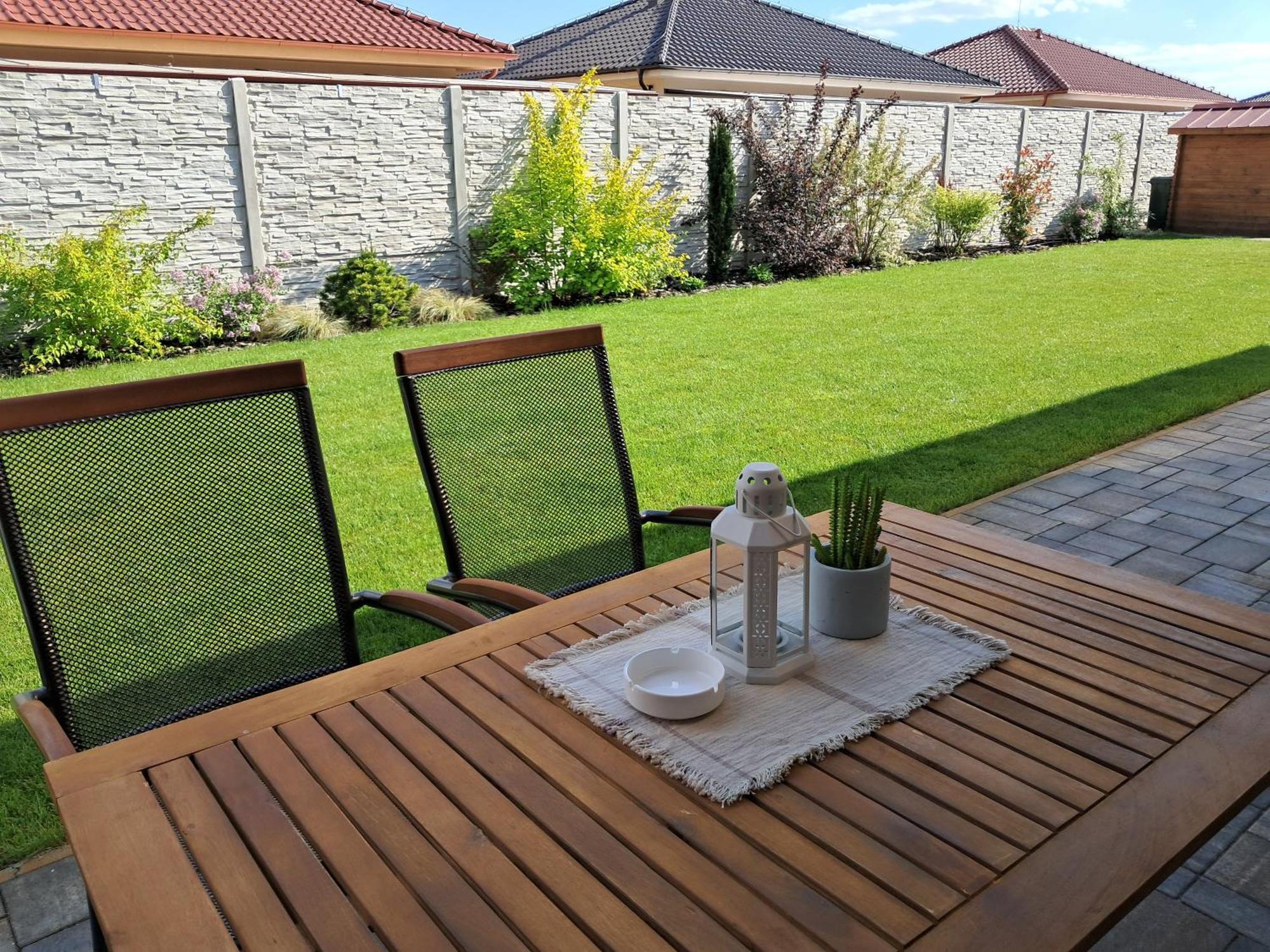 Apartmany Rubin Nesvady Esterno foto