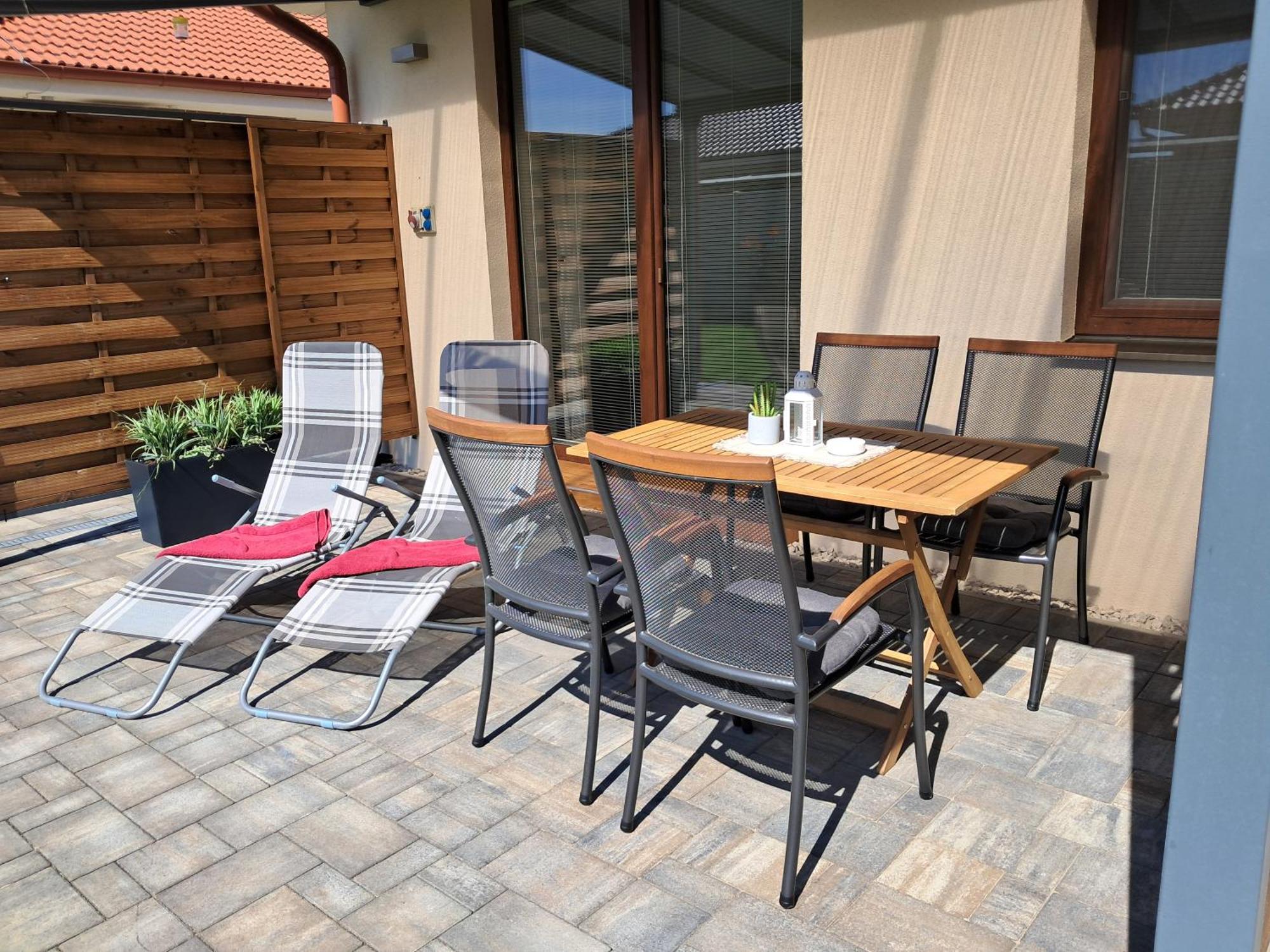 Apartmany Rubin Nesvady Esterno foto